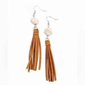 ❣️ Tan suede Tassel Earring❣️